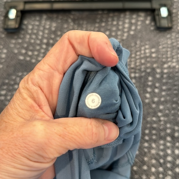 Lululemon Align High Rise 23” Legging size 6-utility blue - Picture 10 of 10